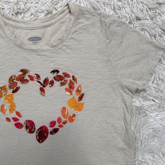 Old Navy Fall Heart Graphic Tee ๐ Oatmeal - Picture 6 of 12